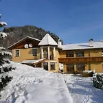Konukevi Stefanshof 3*